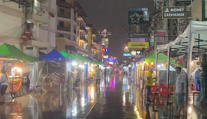 방콕 비오는 거리